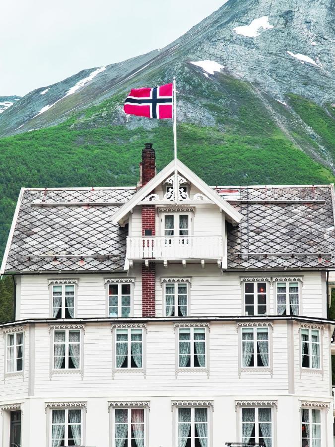 Sylte Hotell, Valldal Exterior foto